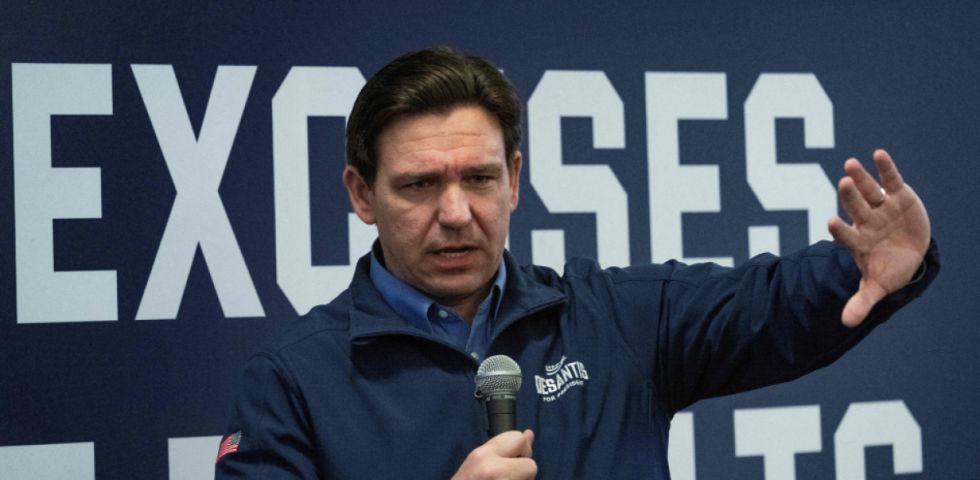 EEUU: DeSantis abandona las primarias y respalda a Trump