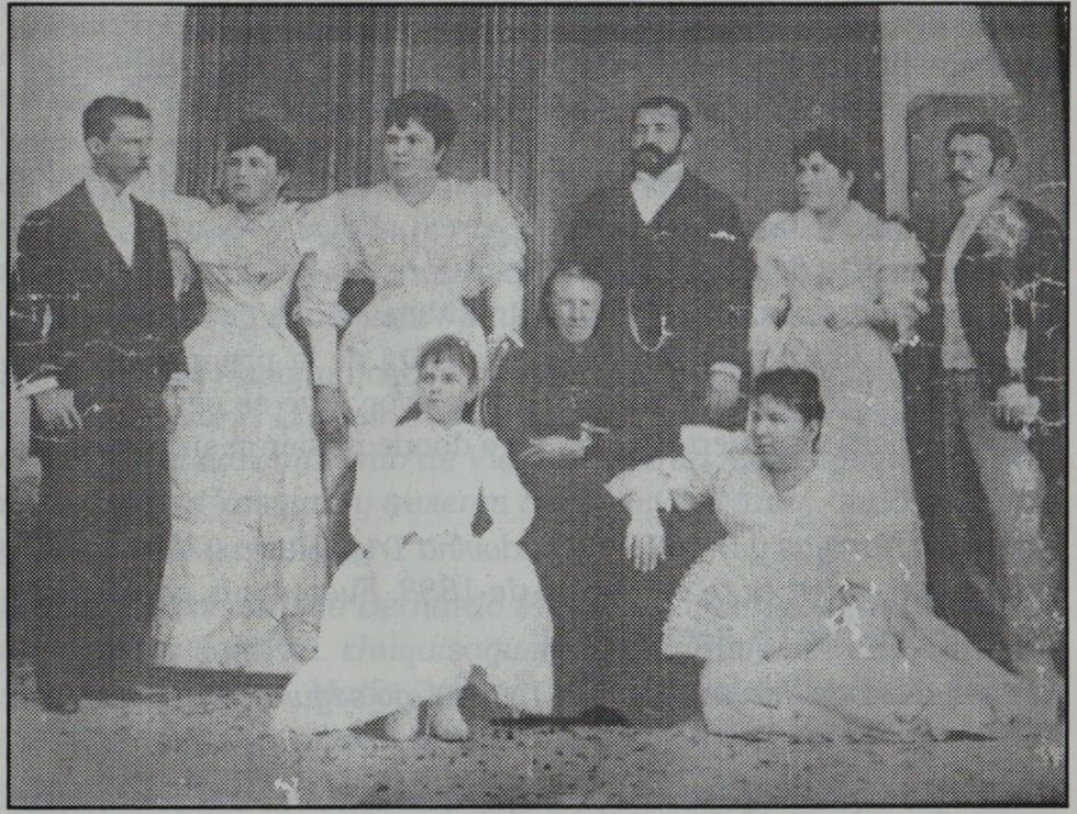 Familia Casa Dorada