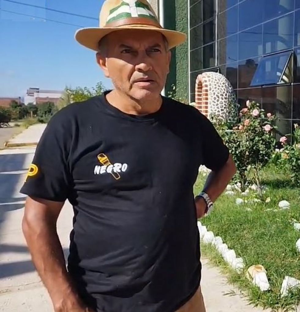 Comandante habría devuelto Bs 1.000 a Negro Palma tras incidente de alcotest 