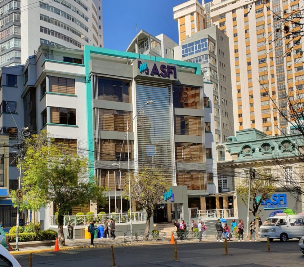 ASFI instruye a las entidades financieras reprogramas créditos de sectores afectados por el bloqueo “evista”