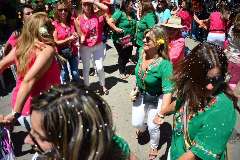 Municipio de Tarija organiza evento en plaza Luis de Fuentes para Jueves de Comadres