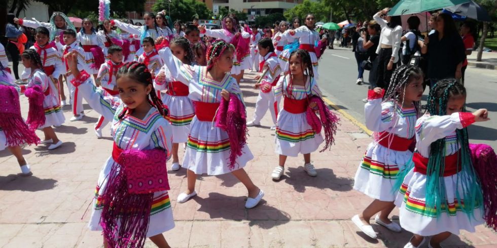 Bailando saya