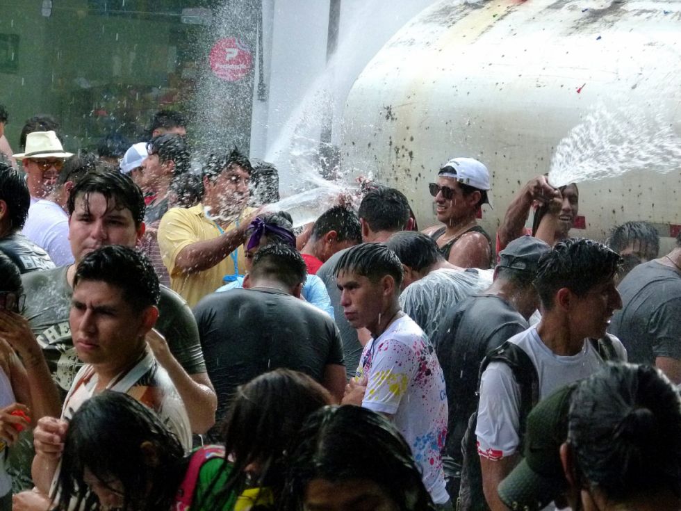 Chamuyada en la plaza Luis de Fuentes