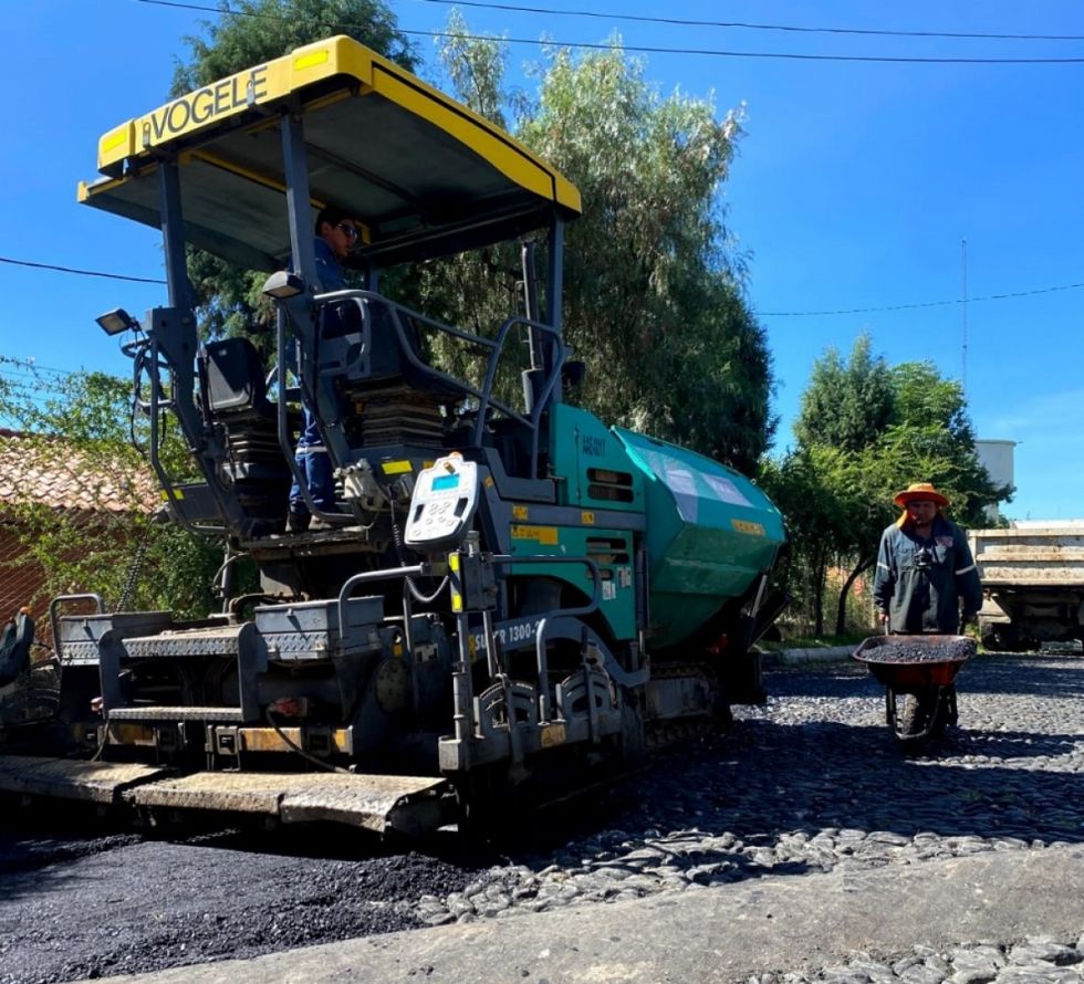 Alcaldía asfalta la avenida Los Lapachos en Alto Senac 