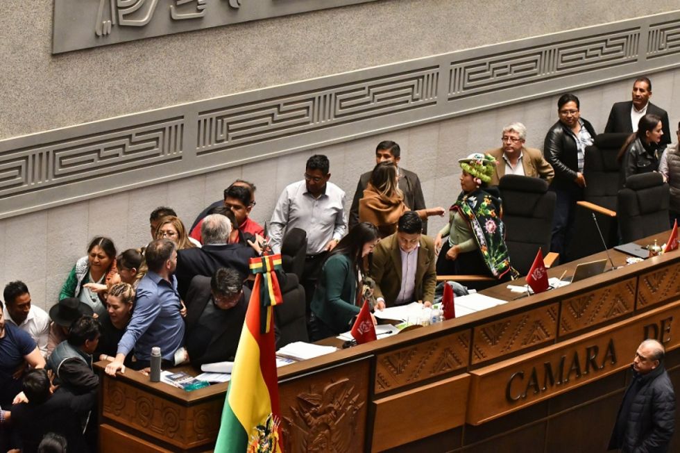 Los campesinos no descartan cercar la ALP por los créditos 
