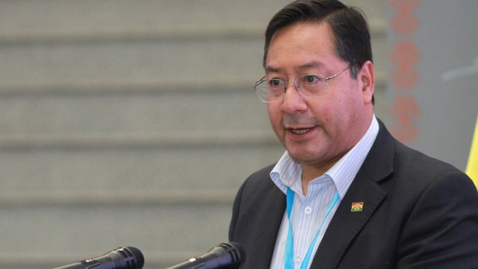 Luis Arce cuestiona a quienes ponen trabas a la economía