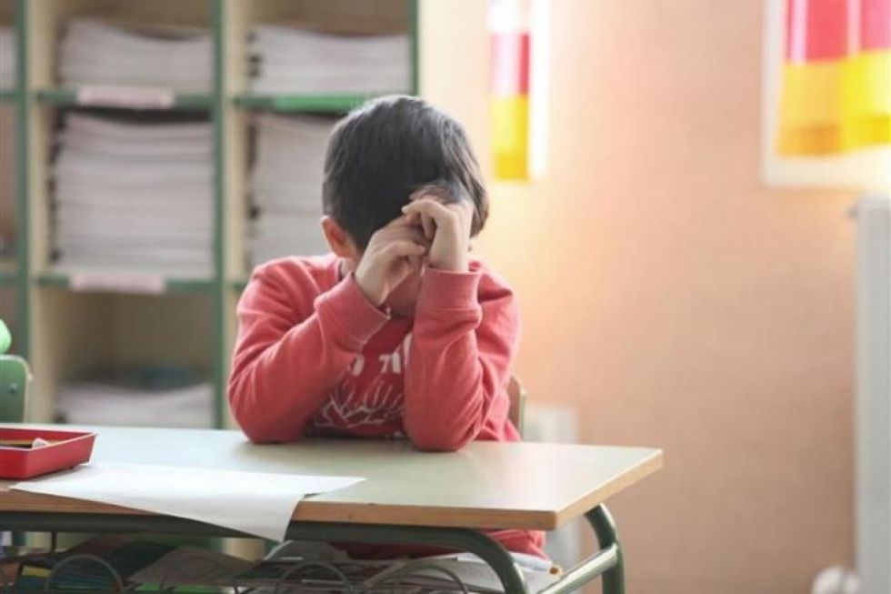 Dos menores fueron abandonados en el colegio, sus padres se negaban a recogerlos 