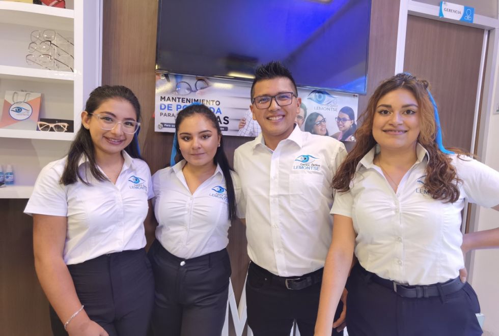 Fernanda Ruiz, Luciana Chungara, Pablo Suárez y Varinia Pérez.