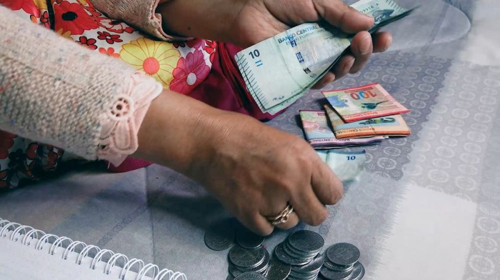 Las mujeres siguen alejadas de la inclusión financiera en Bolivia