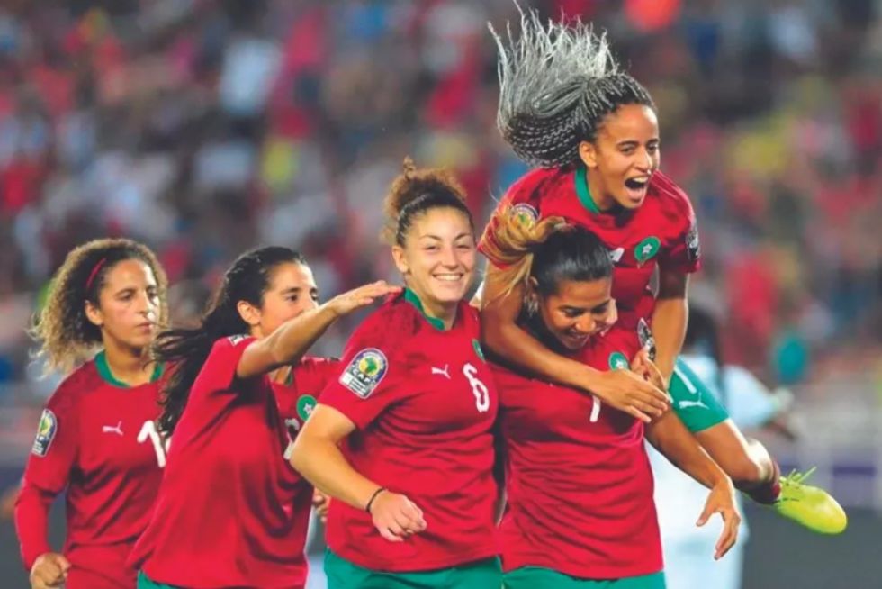 El fútbol femenino avanza en Marruecos, ¡y la mentalidad también!