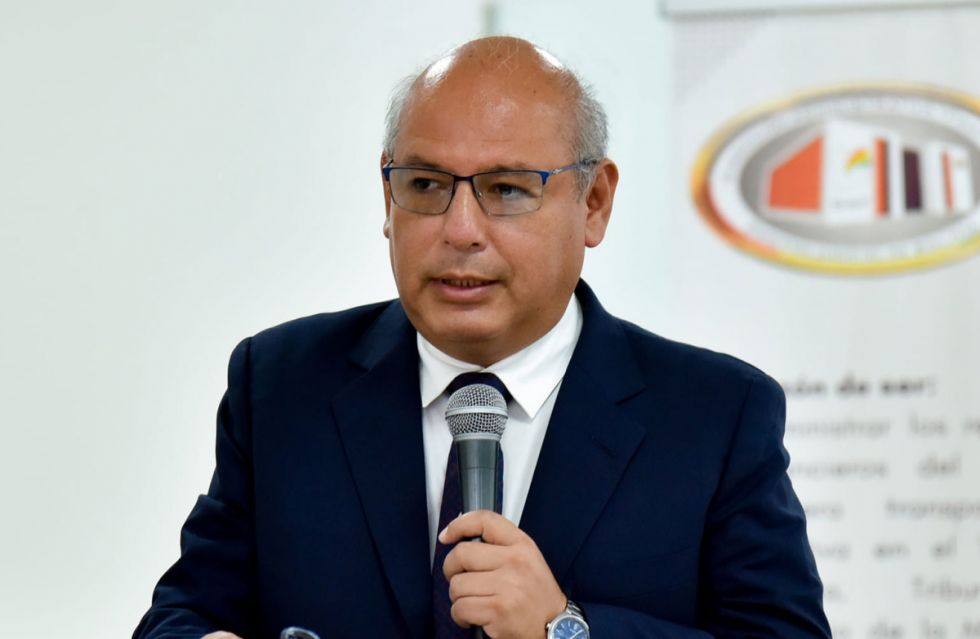 Actual magistrado defiende la repostulación