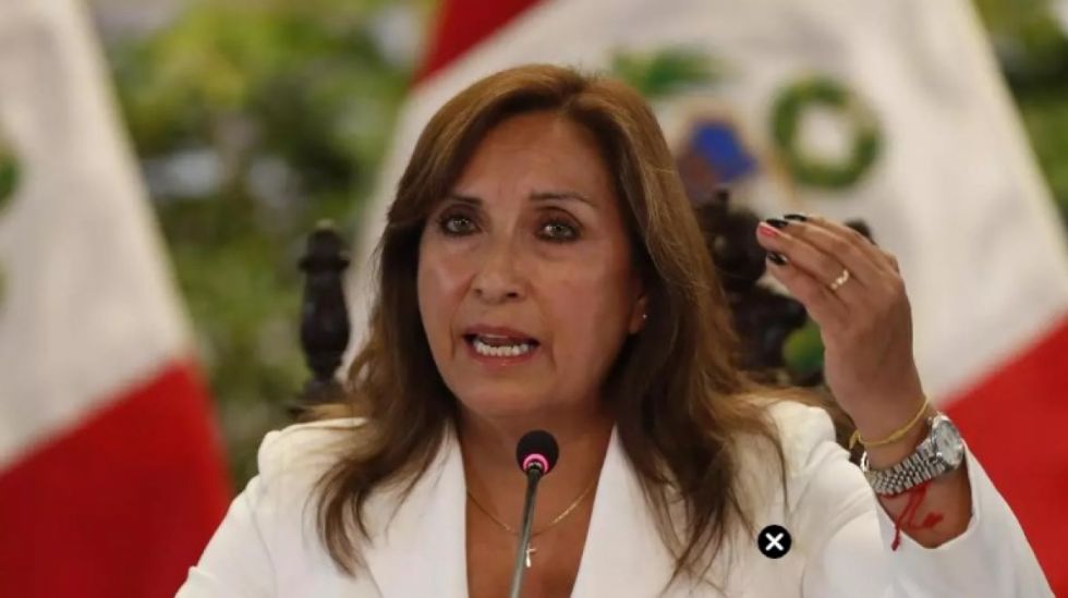 Los 15 relojes de alta gama de la presidenta Boluarte desatan un escándalo en Perú
