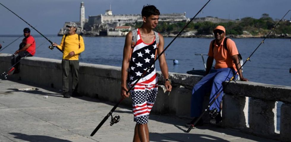 Los cubanos protestan en las calles al grito de “tenemos hambre”
