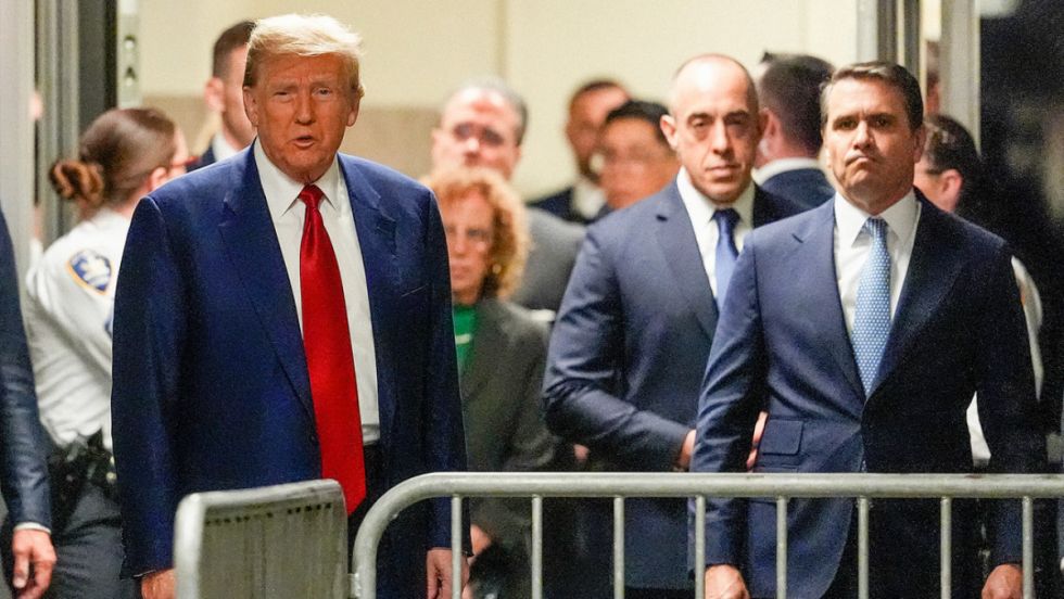 Donald Trump logra pausar multa de $us 454 millones
