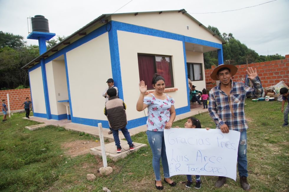 Arce entregó 115 viviendas sociales en O’Connor 