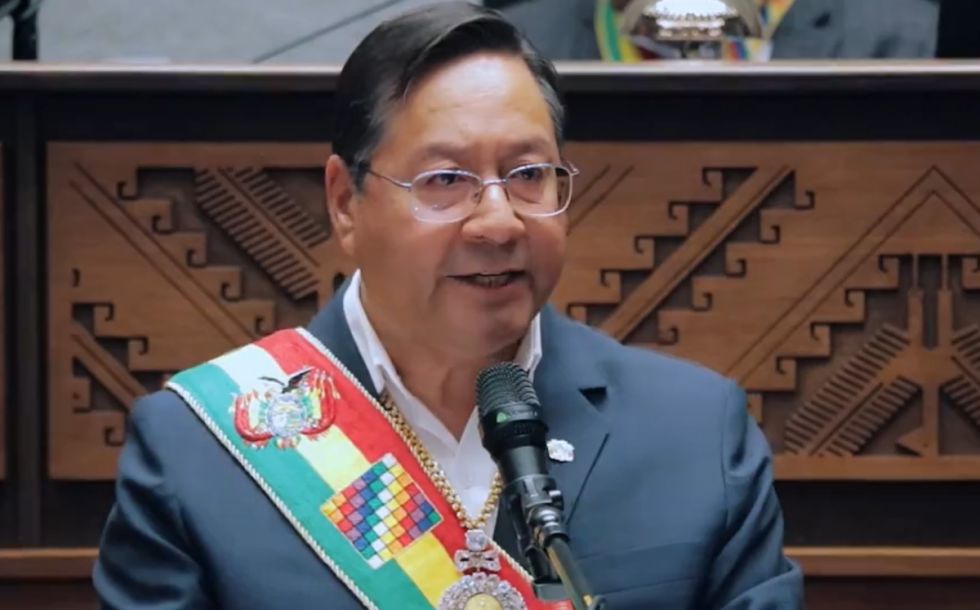 Arce rechaza irrupción de la Policía ecuatoriana a la embajada de México