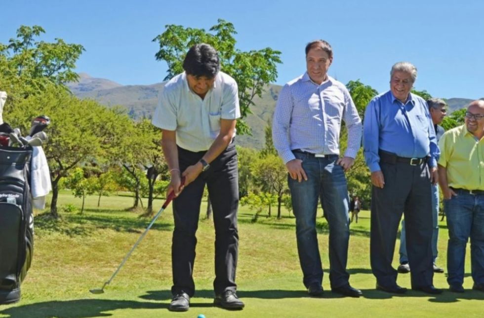 Evo jugando al golf