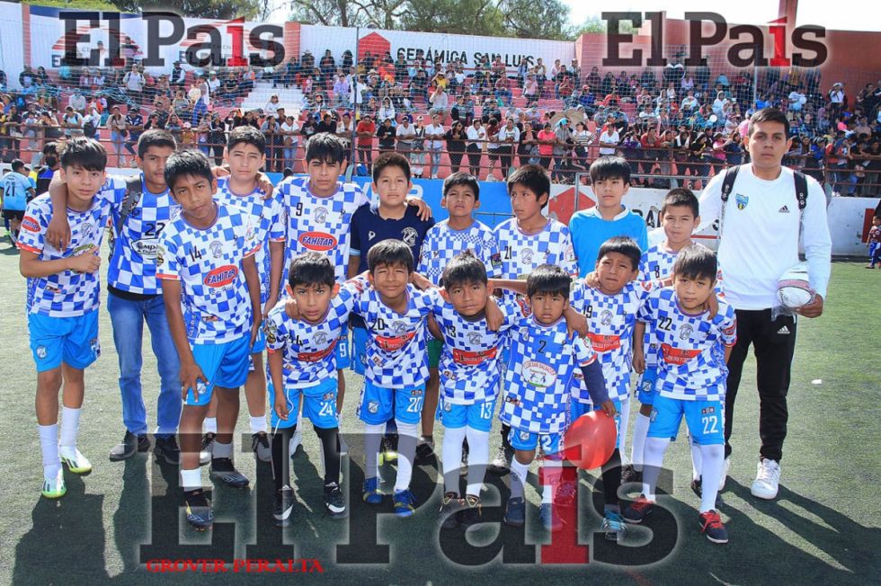 Escuela de Fútbol San Salvador Santos. 