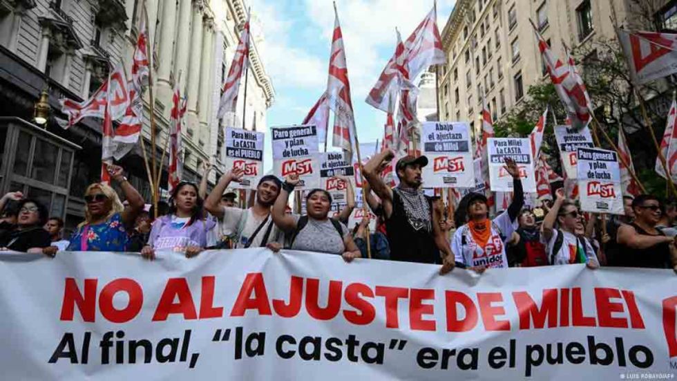 Alertan paralización de obras y despidos en Argentina