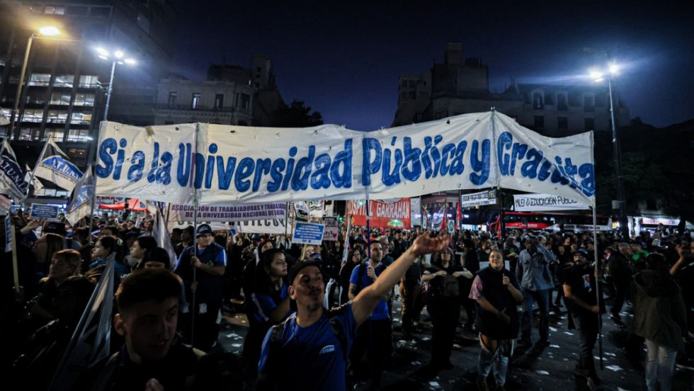 Milei ordena auditar convenios con las universidades