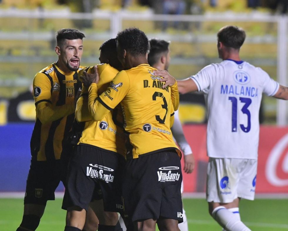 The Strongest goleó a Huachipato y se  clasifica a los octavos de final