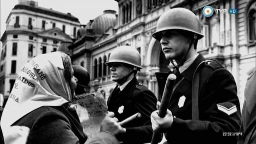 La historia de las Madres de Plaza de Mayo: Érase una vez 14 mujeres…