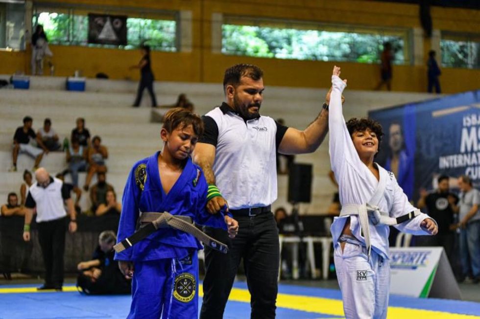 Bruno Prieto, con solo 8 años, deja en alto el nombre de Bolivia en Brasil en Jiu Jitsu