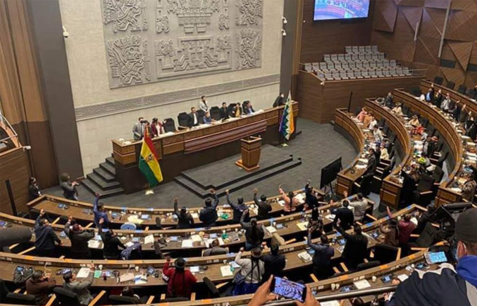 Gobierno deslinda responsabilidad por retraso en elecciones judiciales y culpa a Evo y Mesa