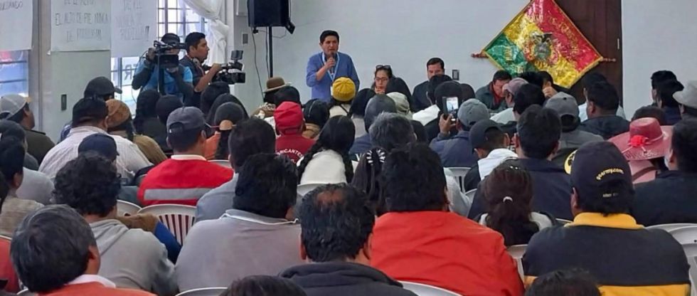 Transporte pesado anuncia un bloqueo nacional de caminos para el 3 y 4 de junio por la falta de dólares y combustible
