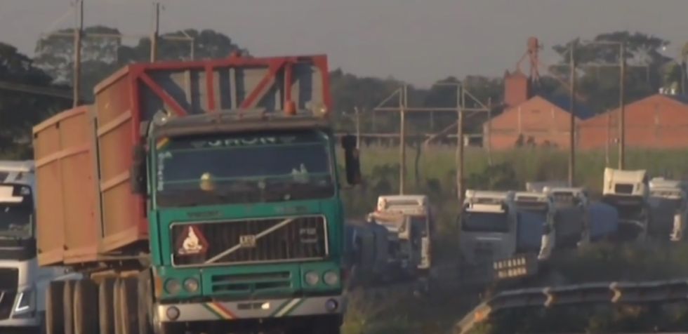 Transporte pesado advierte con bloqueo indefinido