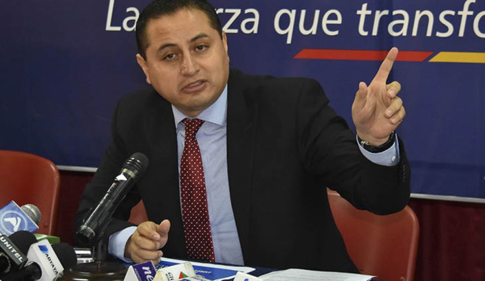 Justicia declara absueltos de pena y culpa al expresidente de YPFB y otros acusados por caso taladros