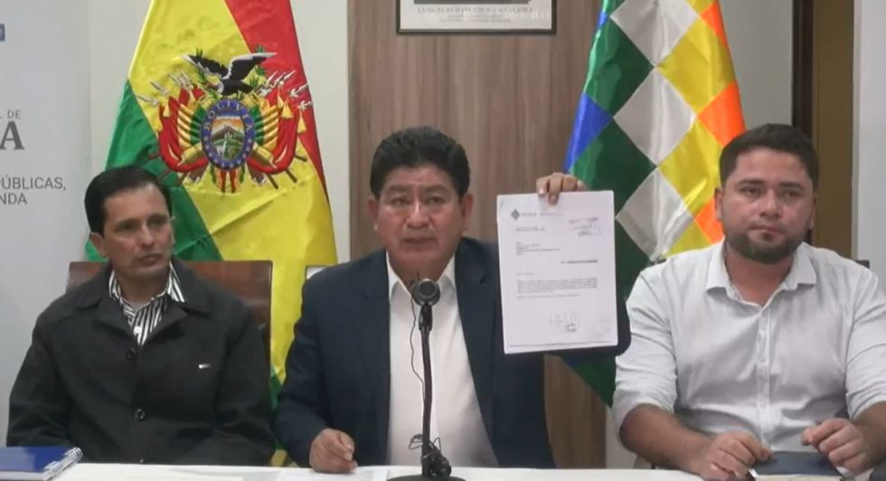 Dirigente del transporte pesado rechazó reunirse con el ministro Montaño; los bloqueos se ratifican