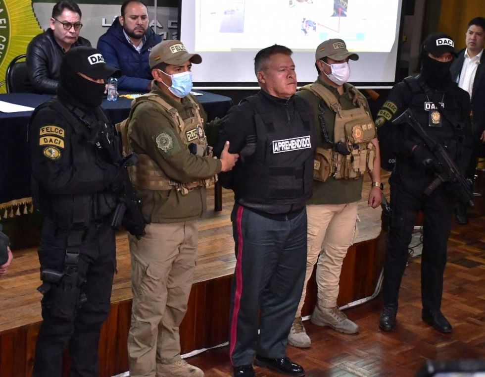 Envían a Chonchocoro a Zúñiga y dos exjefes militares por el golpe fallido 