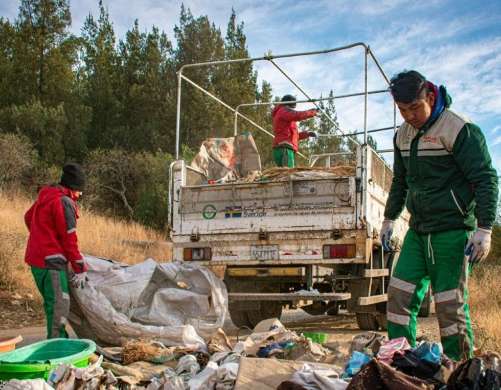 EMAT realiza limpieza en la zona de Obrajes