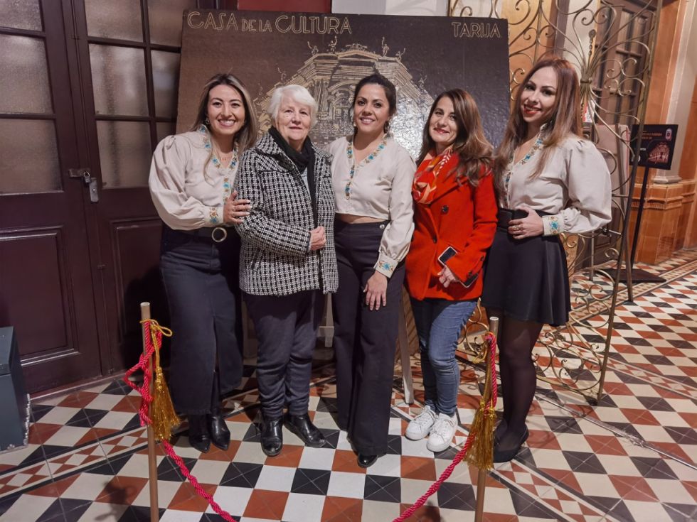 Con Nelly Ibáñez De González y Verónica González