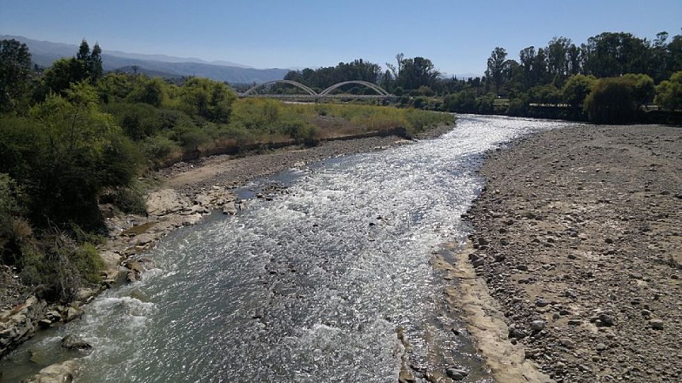 Hallan a una mujer tirada a orillas del río Guadalquivir en Tarija