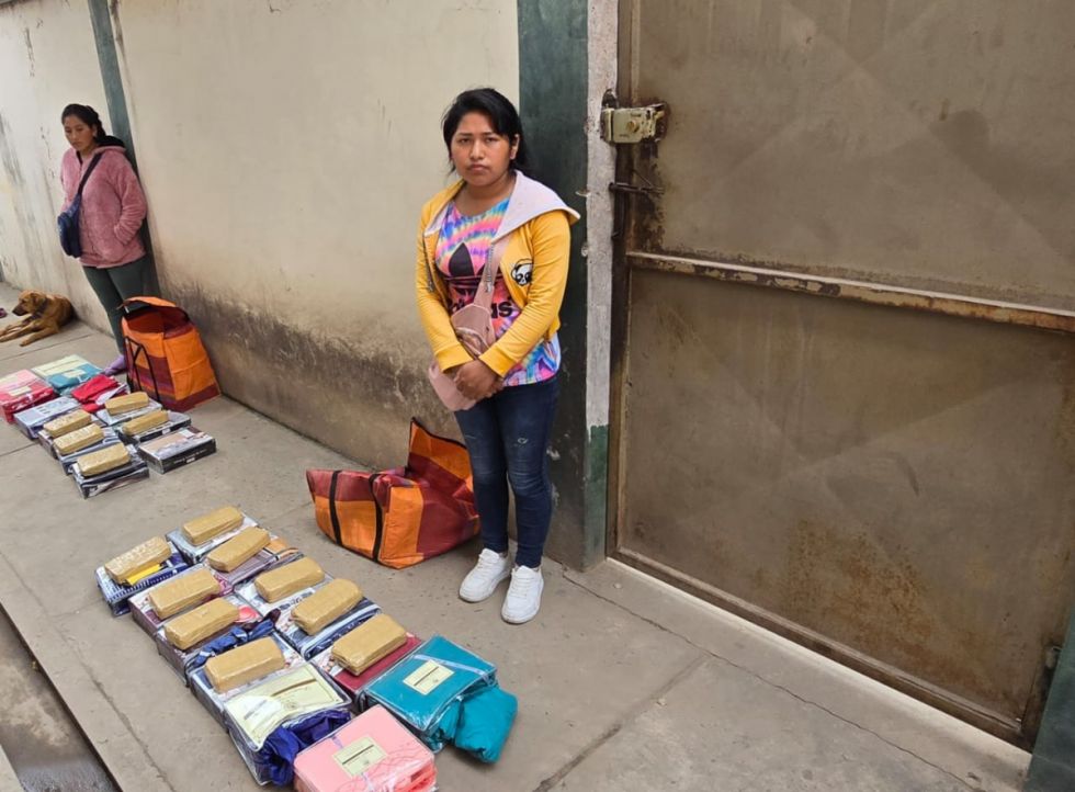 Aprehenden a tres mujeres con 14 kilos de cocaína en una carretera de Tarija