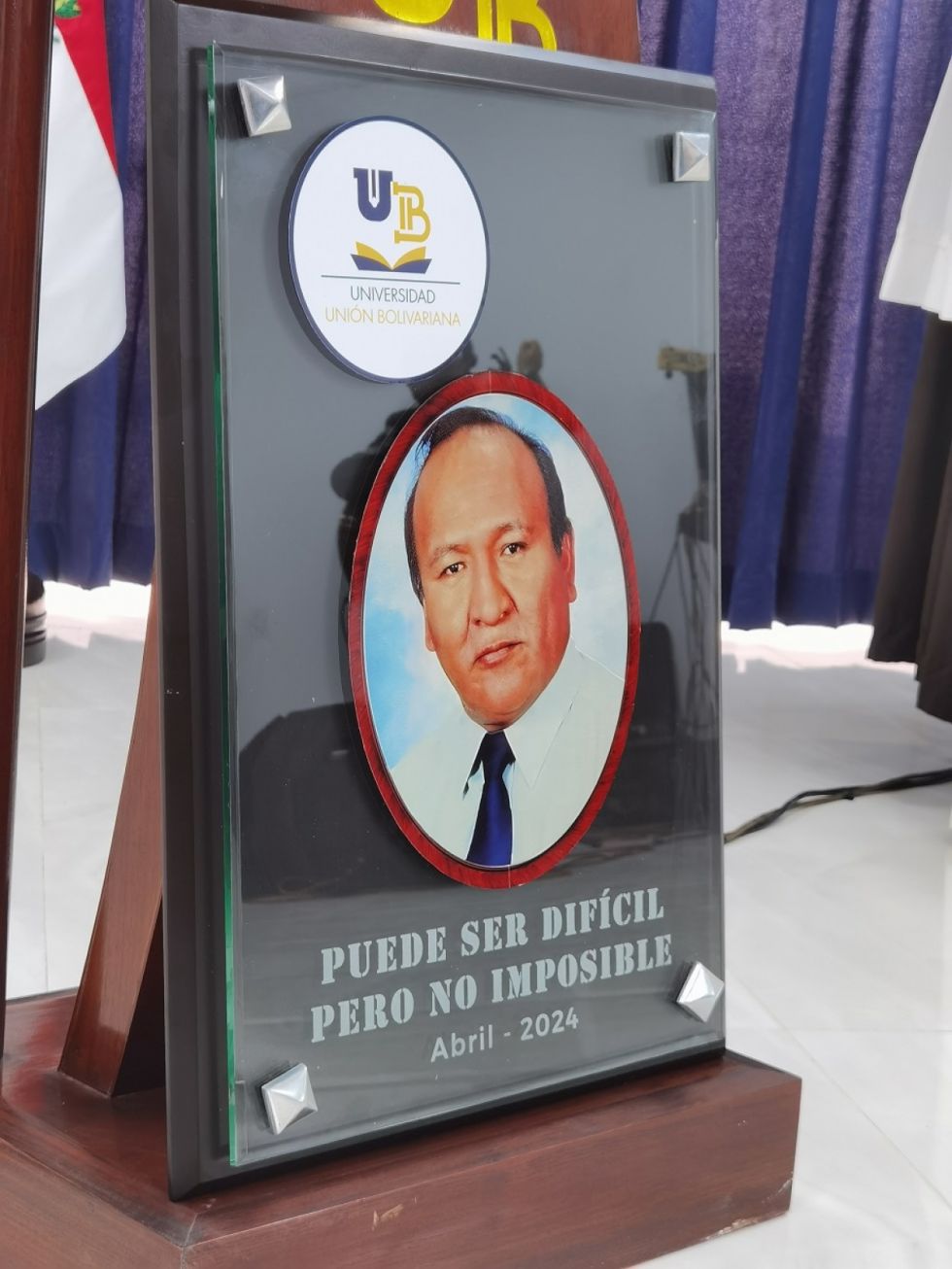 Efigie del fundador de la Universidad Unión Bolivariana, Dr. Saturnino Fernández Villanueva