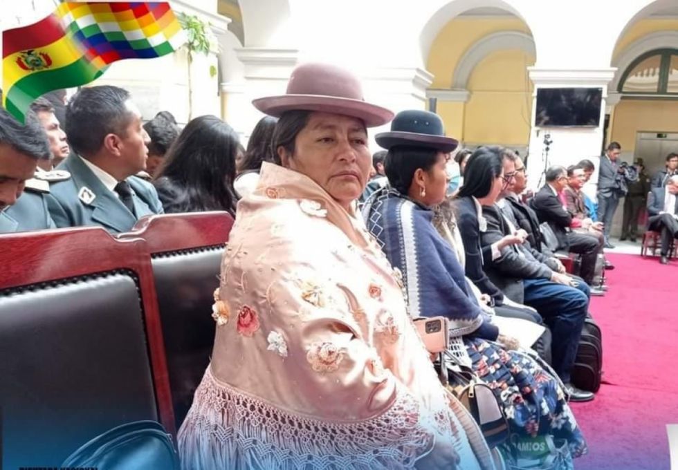 "Nada aquí es con dólar”, dice diputada arcista y pide olvidar la divisa norteamericana