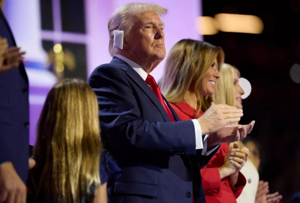 Trump llama a la unidad en su nominación pero arremete contra las personas migrantes y las tacha de "invasoras"