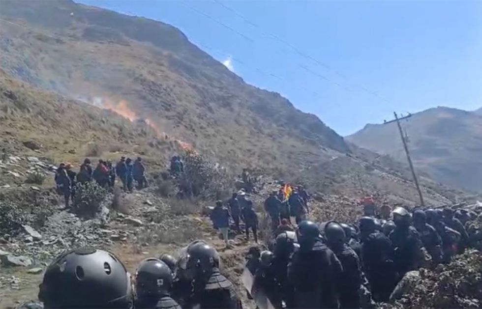 Arce instruye dar con los autores de la muerte de un policía en conflicto minero en Sorata