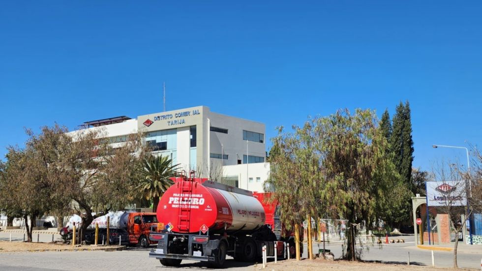 Especulación y falta de control acentúan la crisis por carburantes