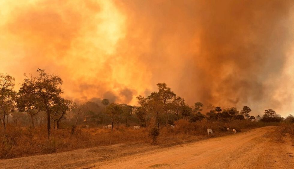 Estados Unidos entrega equipos para combatir los incendios en Bolivia