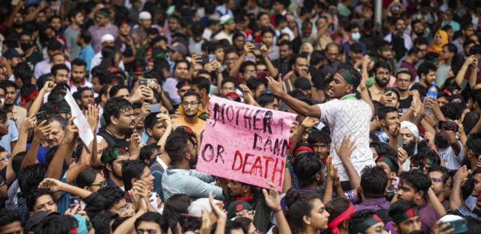 Dimite la primera ministra de Bangladesh y abandona el país tras las protestas
