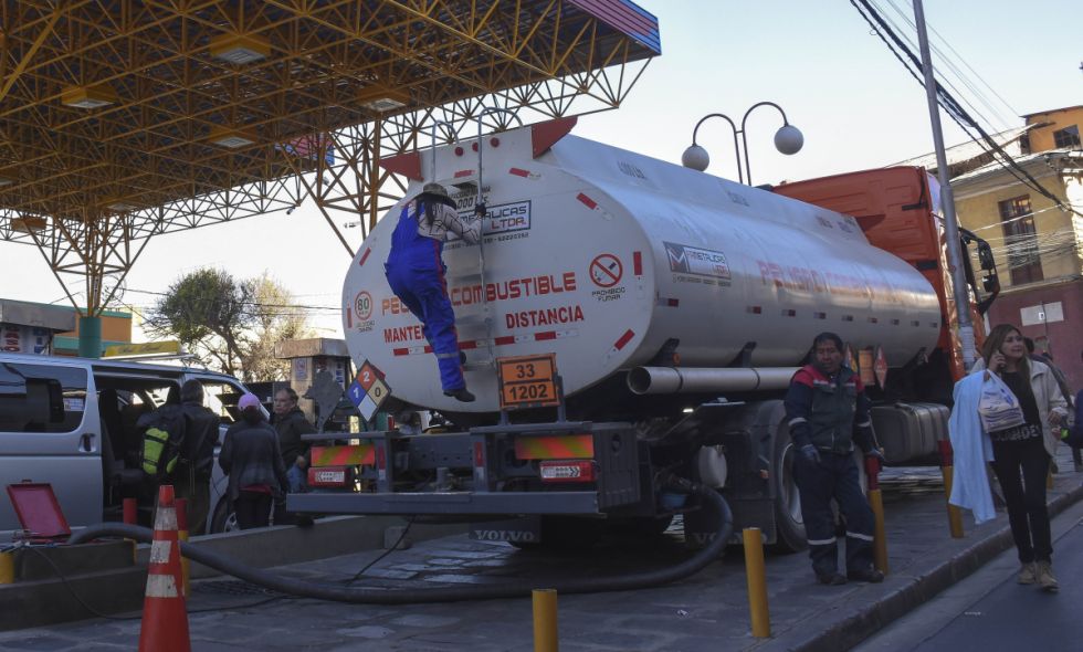 Hay al menos 10 requisitos para la importación de combustibles 