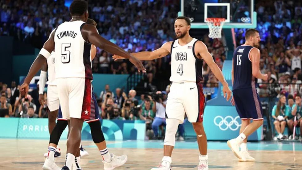 Estados Unidos caía por 17 puntos, remontó con 9 triples de Curry