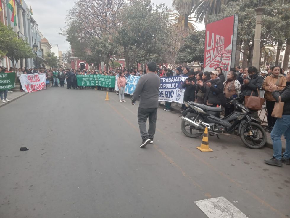 Trabajadores en Salud de Tarija realizan paro de 24 horas 