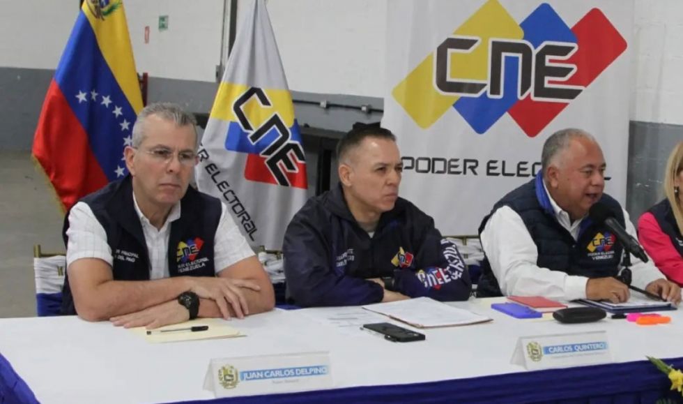 Un rector del CNE de Venezuela denuncia la ‘falta de transparencia y veracidad’ de los resultados electorales