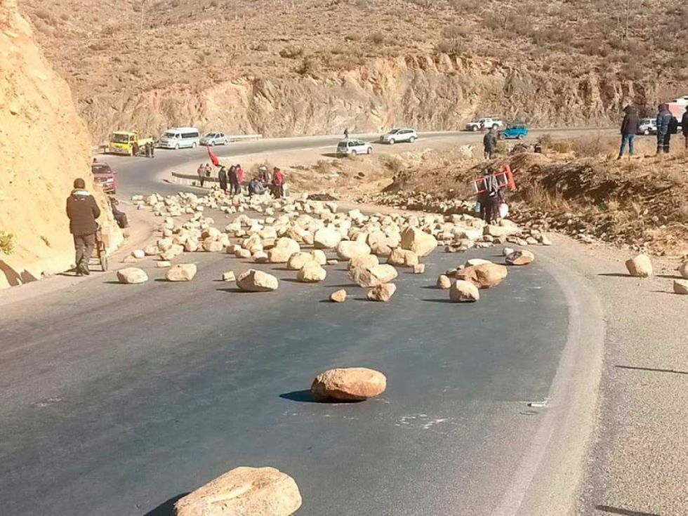 Continúa el bloqueo en la ruta Tarija-Potosí