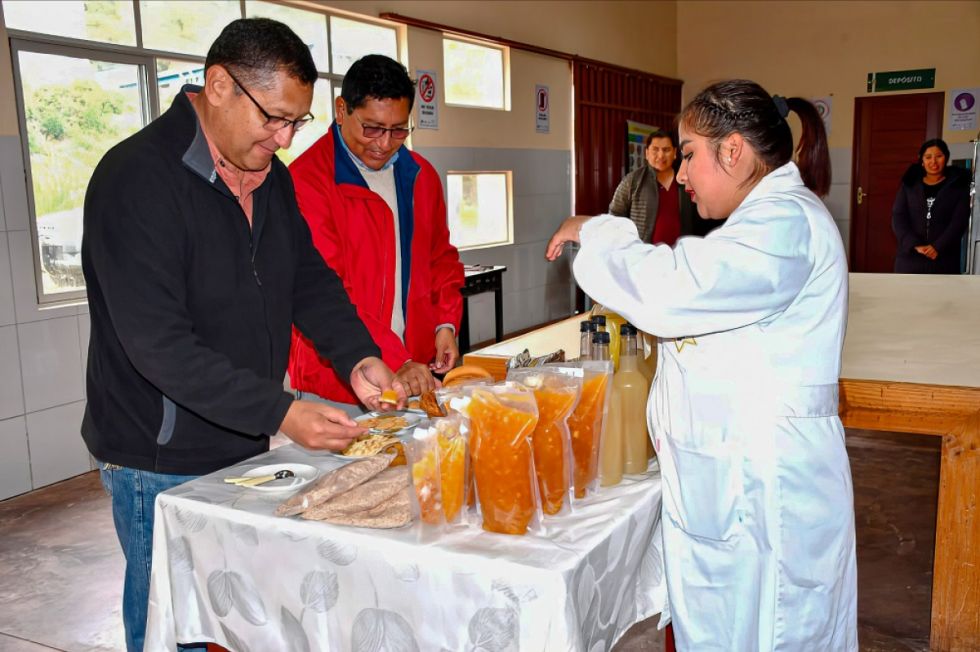 La Gobernación construirá módulos para producción piscícola en Emborozú 